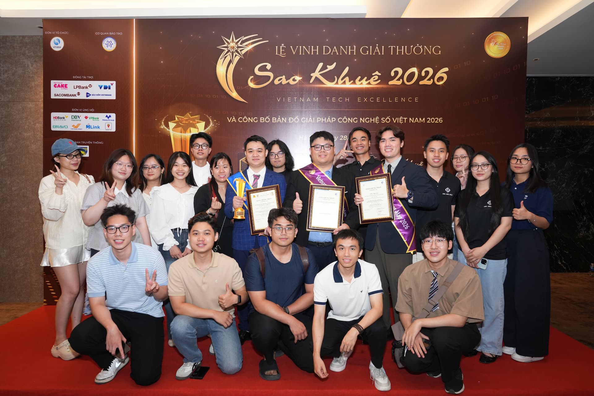 [SAO KHUÊ] IVIRSE KHẲNG ĐỊNH NĂNG LỰC CÔNG NGHỆ VỚI "CÚ ĐÚP" DANH HIỆU TẠI GIẢI THƯỞNG SAO KHUÊ 2026