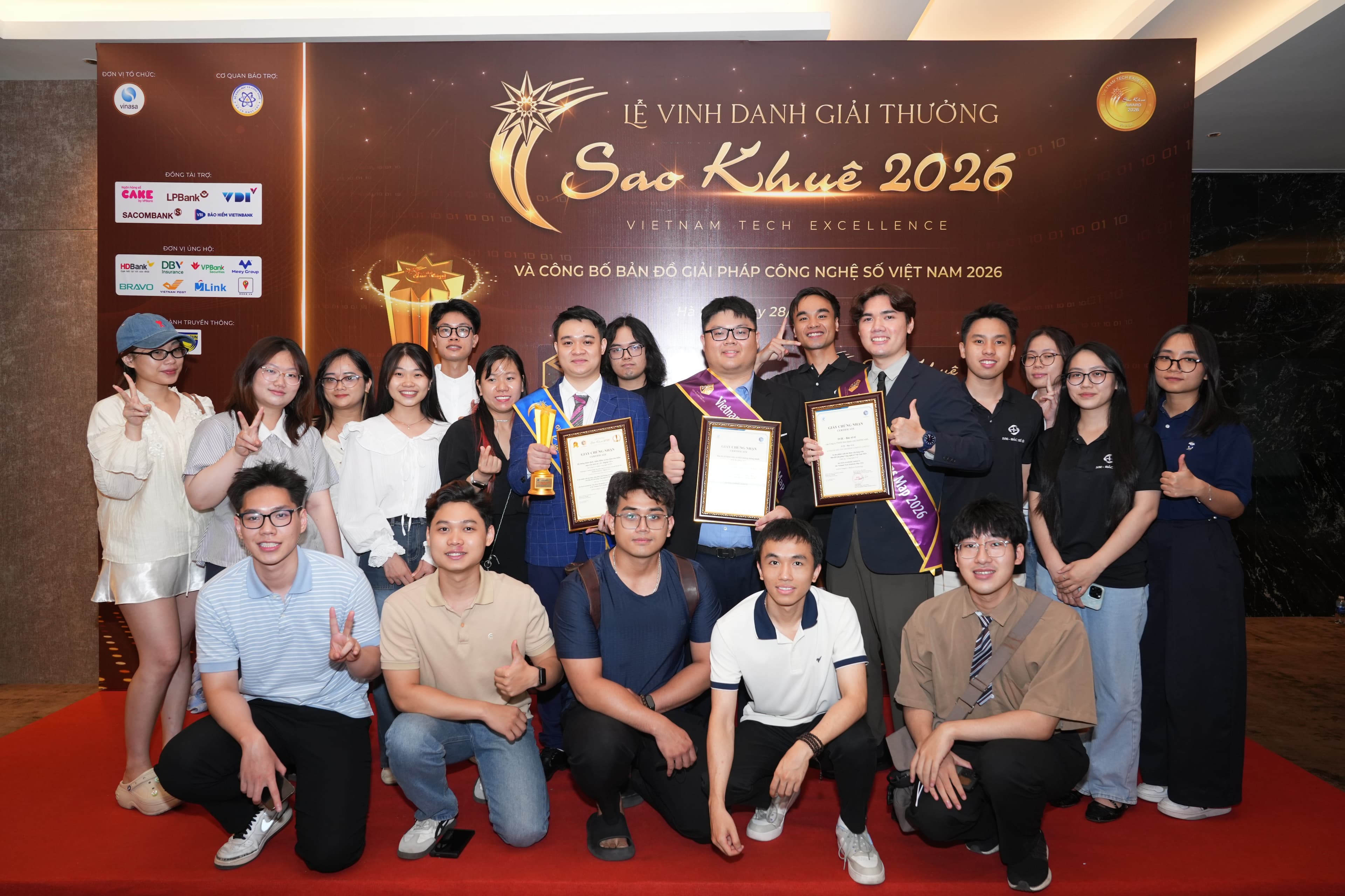 [SAO KHUÊ] IVIRSE KHẲNG ĐỊNH NĂNG LỰC CÔNG NGHỆ VỚI "CÚ ĐÚP" DANH HIỆU TẠI GIẢI THƯỞNG SAO KHUÊ 2026